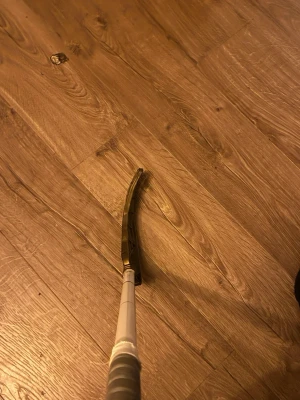 Zone innebandy klubba - Zone innebandy klubba använd 1-2 träningar, priset kan förhandlas och går att byta blad