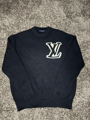 Lv tröja  - Mer frågor skriv dm 