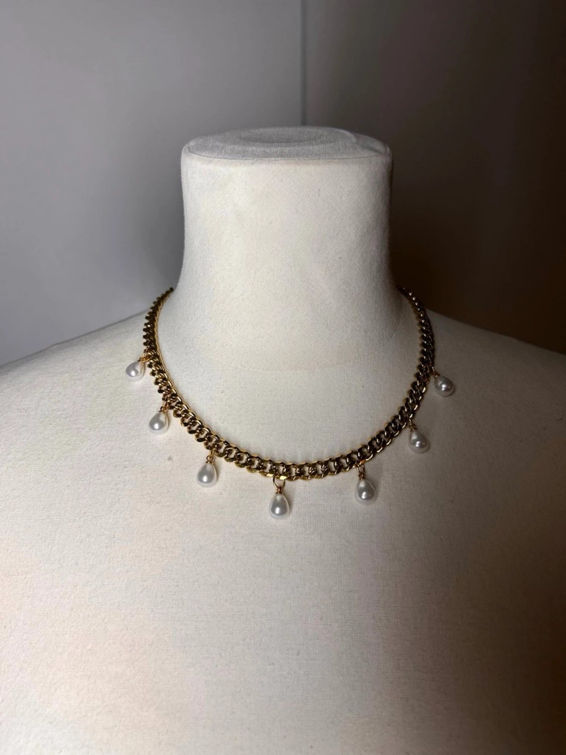 Halsband med pärlor  - 3