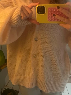 Ul kofta från Gina tricot  - Så sjukt fin över ett line, rätt stor på men passar så bra. Snygga ärmar 💕lyxigt material Ord 399kr köpte i somras  