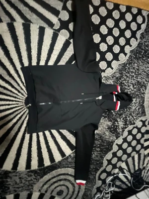 Moncler kofta - EN MONCLER KOFTA 