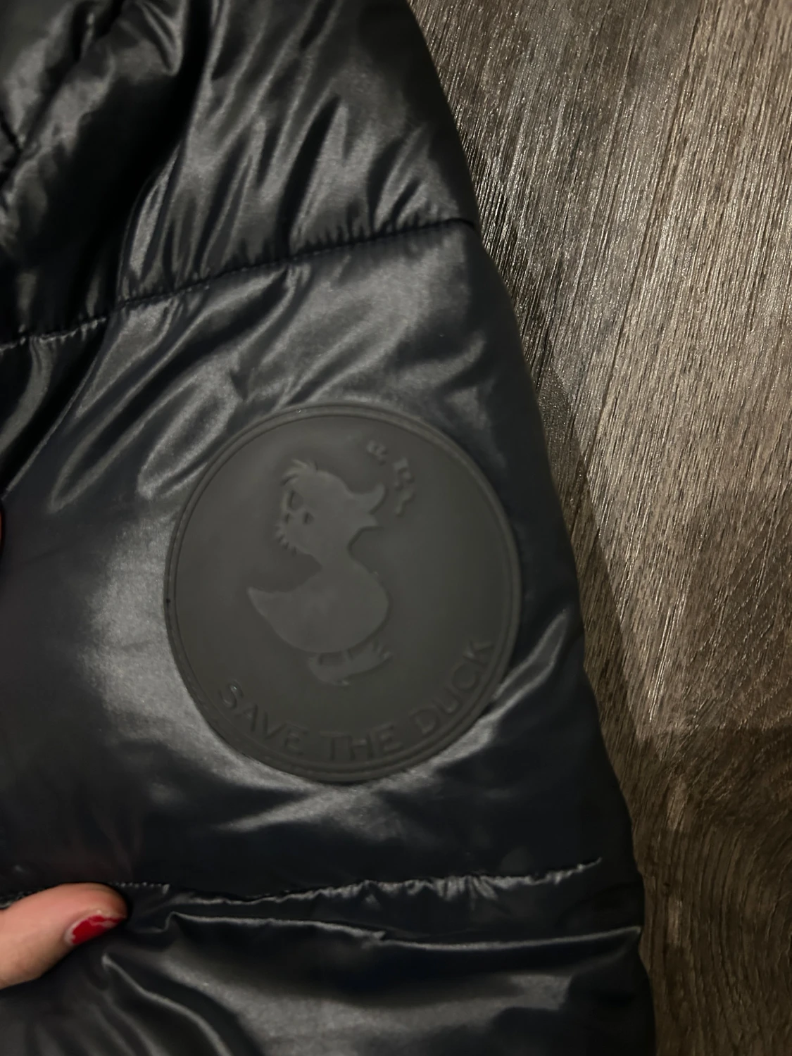 Svart pufferjacka från Save The Duck - 2