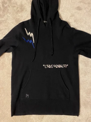 Kashmir hoodie från monalto  - Säljer denna ass feta hoodien från monalto. Skirv för frågor!!
