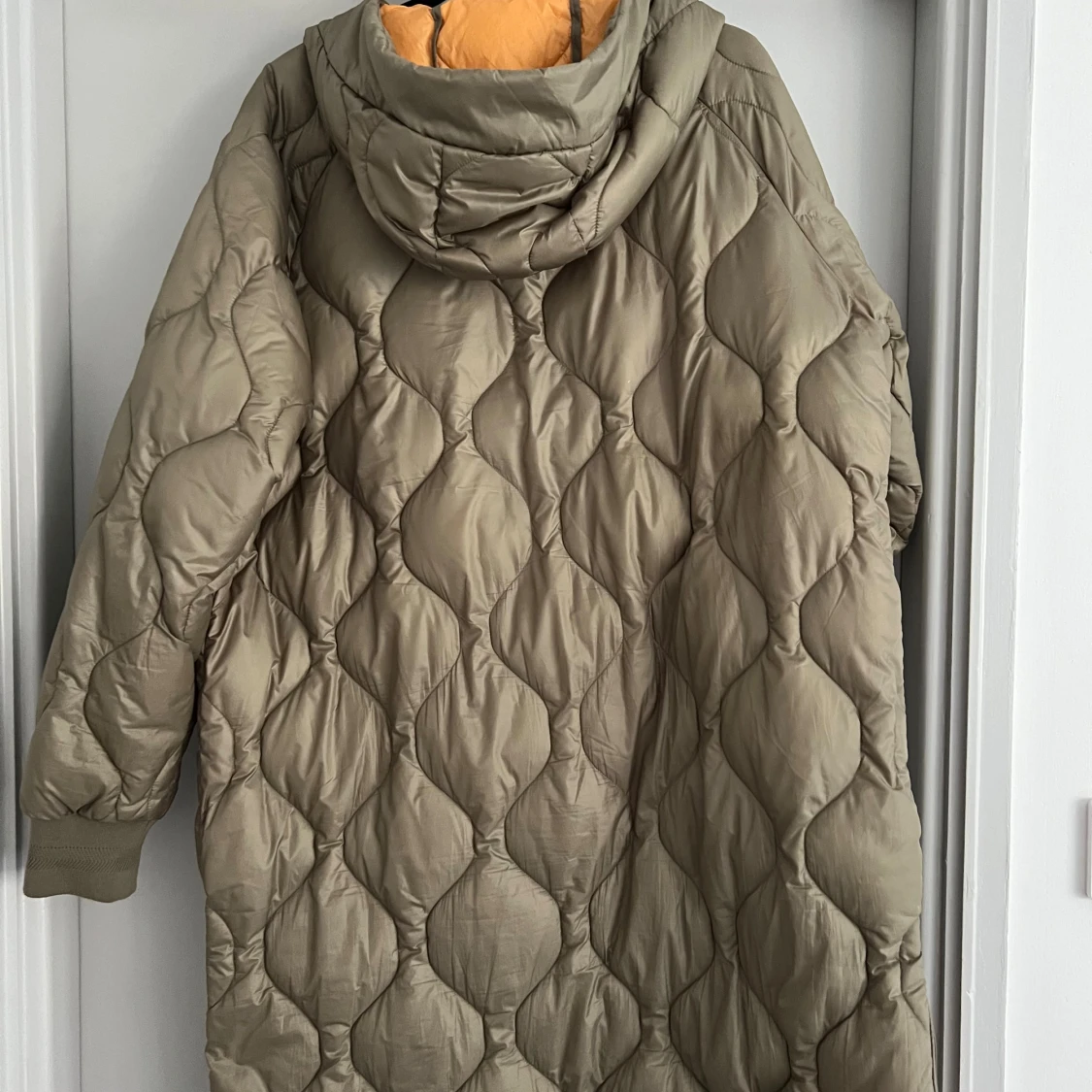 Quiltad lång pufferjacka från Esprit - 1