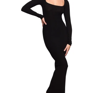 Svart skims klänning - Skims klänning i XXS, endast använd en gång! nypris över 1100kr. Kom med prisförslag!