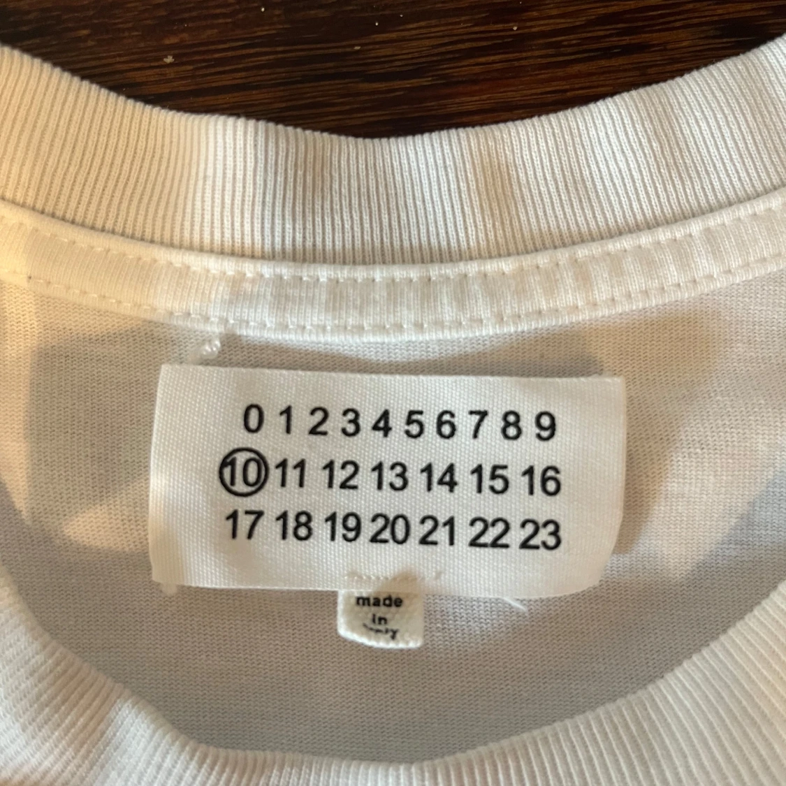 Maison Margiela vit t-shirt med tryck - 2