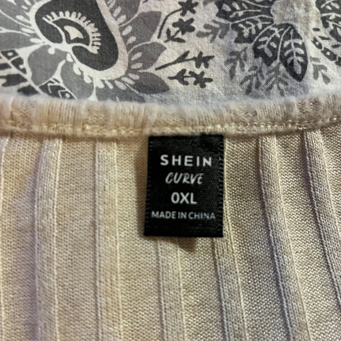 Beige ribbad klänning  - 3