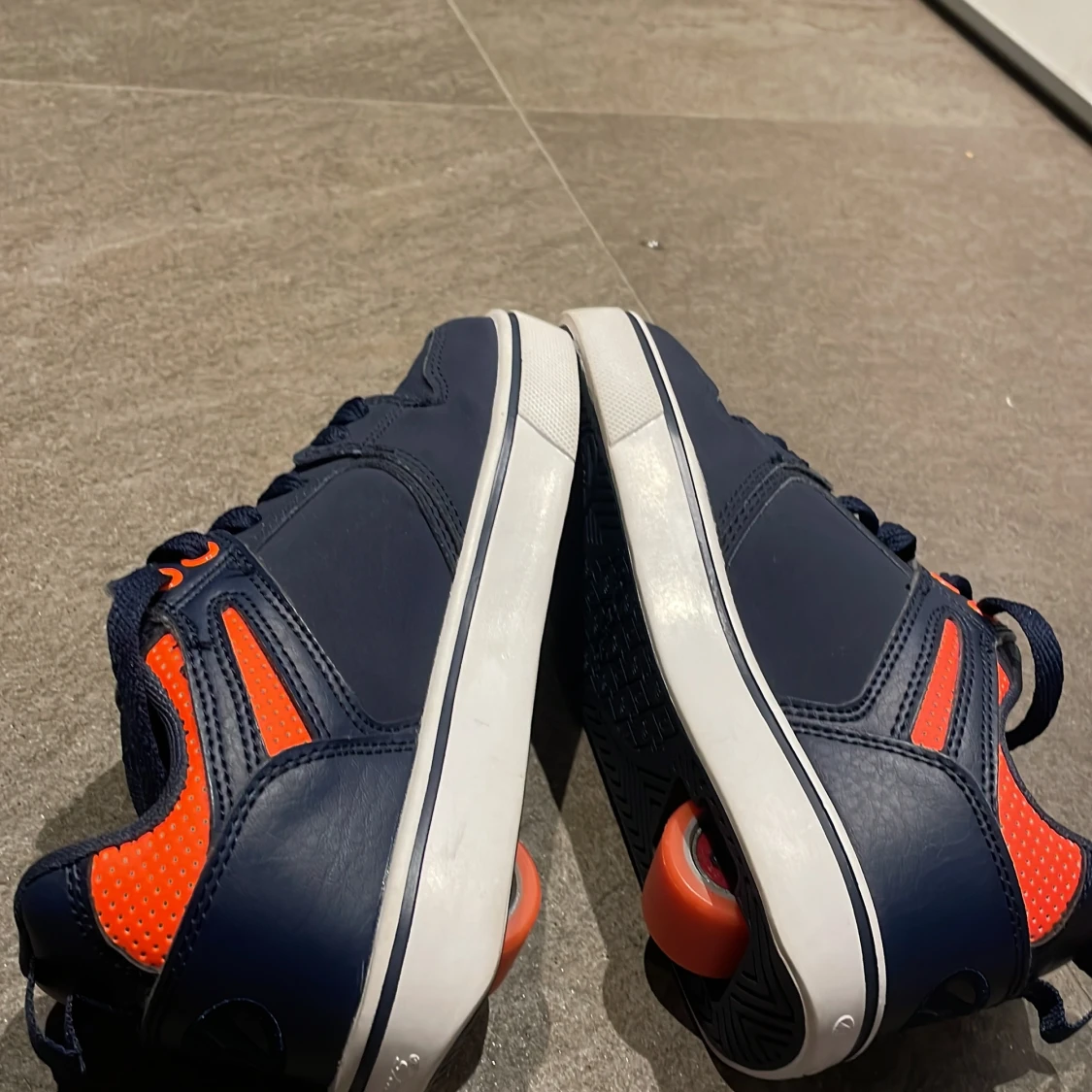 Heelys sneakers med hjul, marinblå/orange - 4