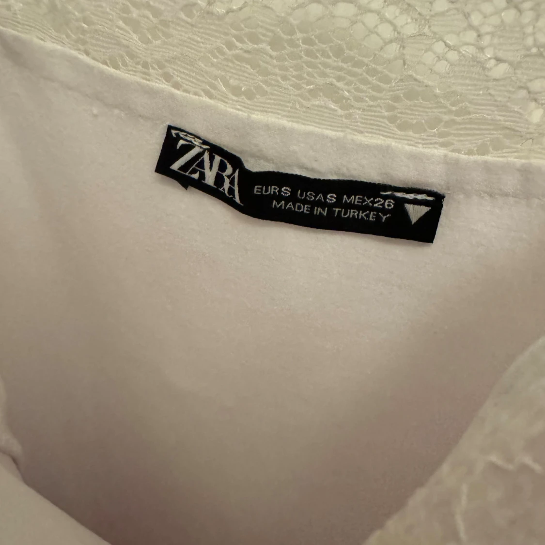 Vit spetslinnebody från Zara - 1