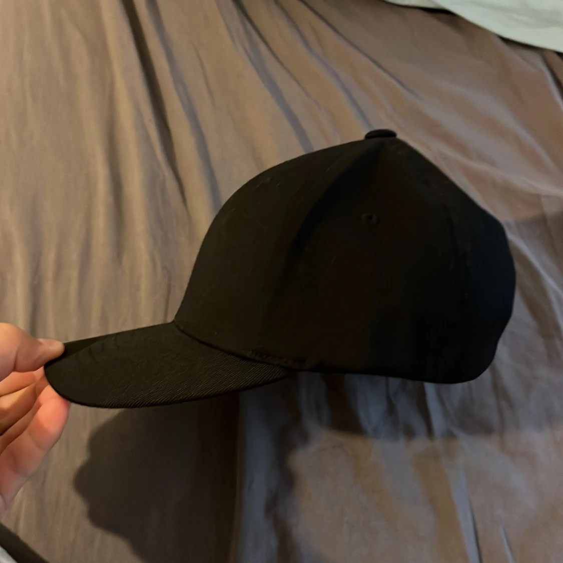 Svart keps från Flexfit Youth.  - 3