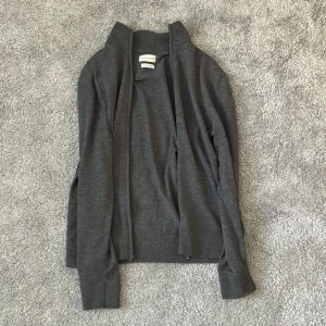 These glory days - These glory days merinoull-tröja. Inga synliga defekter alls. Storlek M!