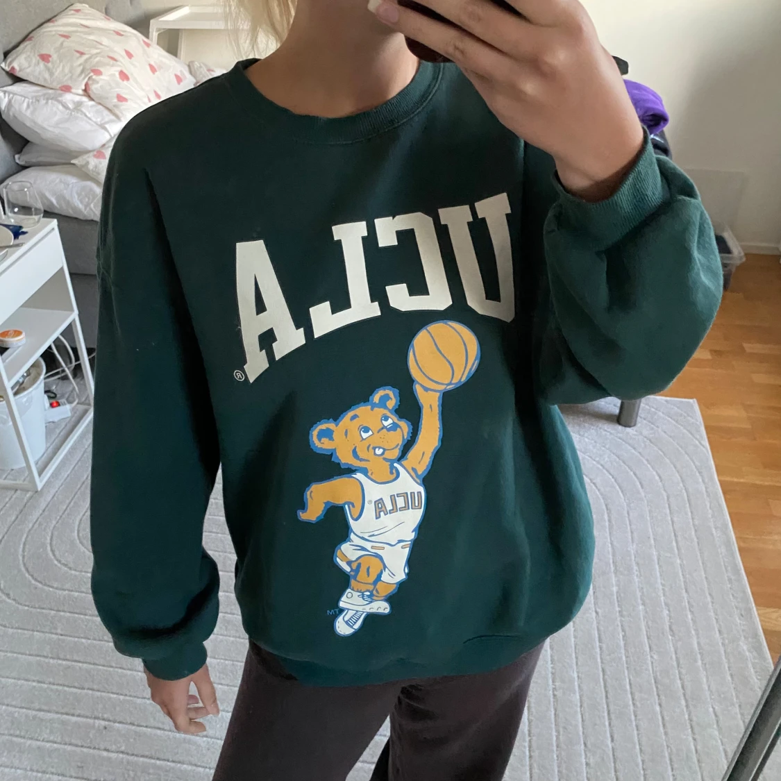 Svart UCLA sweatshirt med basketbjörn - 1