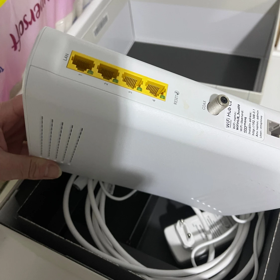 Tele2 WiFi Hub C2 - 4