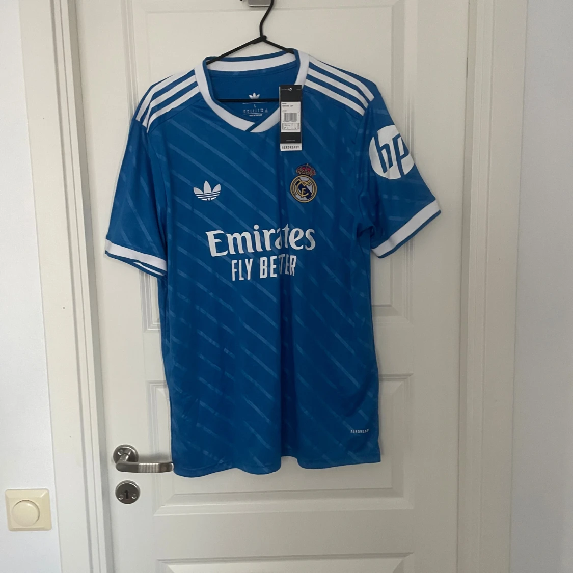 Real Madrid Mbappé tröja Adidas L