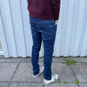 Replay jeans  - Replay jeans - Modell: Rocco - Storlek: W28/L30(lapp saknas) - skick: 9/10 - Nypris runt 2000kr 
