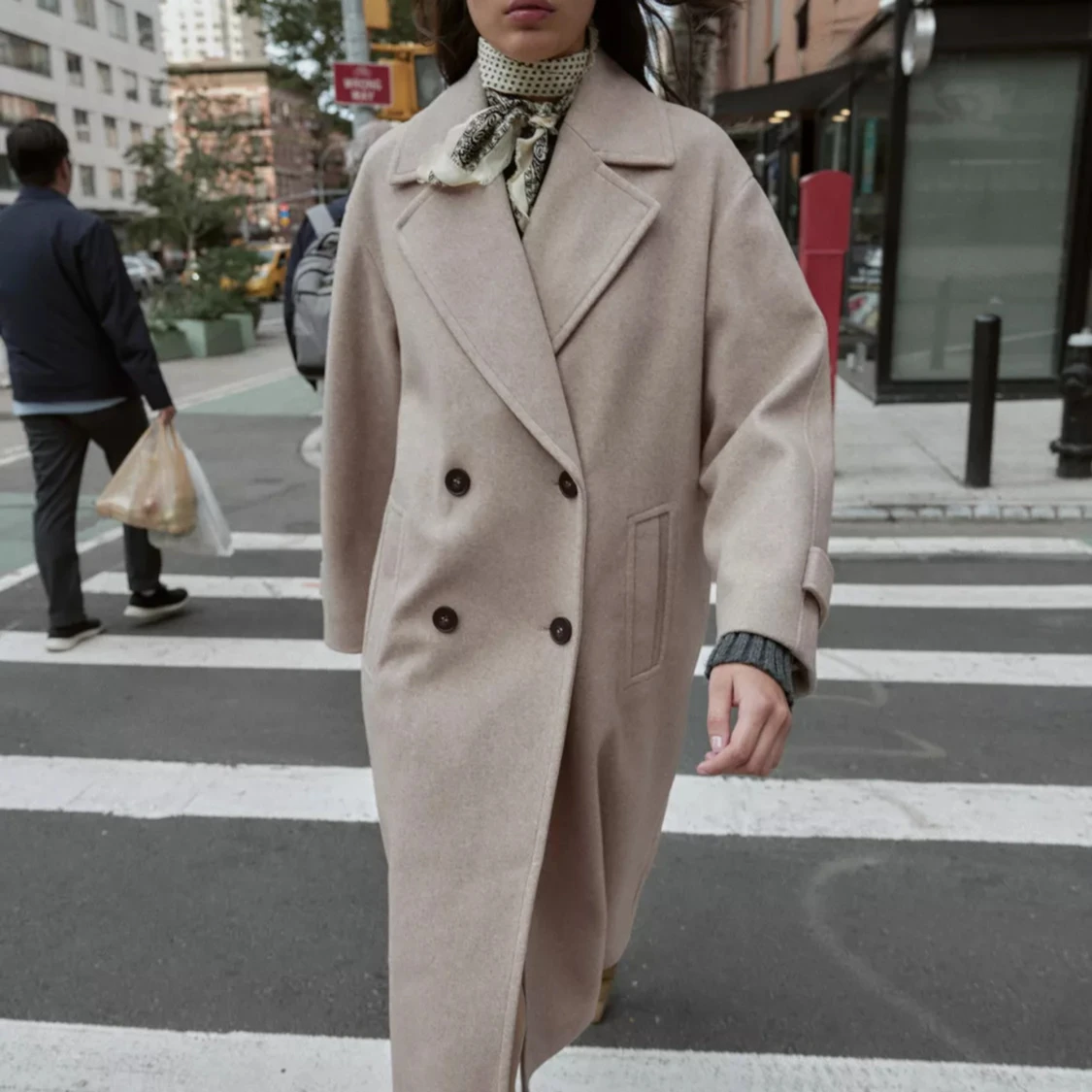 Beige oversized ullkappa från Zara - 1