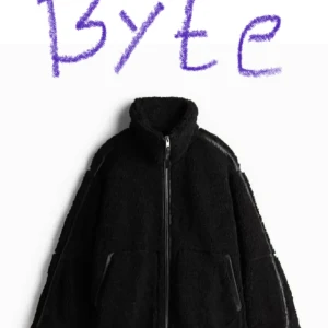 Svart teddyjacka med dragkedja - Är intresserad av att byta denna jacka ja har i storlek S till en i XS. Skriv ifall ni har en XS o är intresserade av byte 