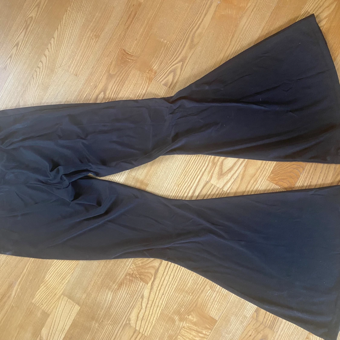 Svarta disco flares från Amscan - 1