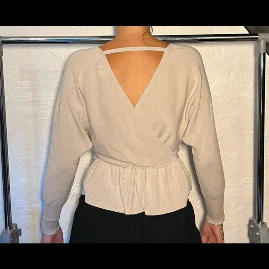 Omlottopp med öppen rygg från Bubbleroom  - 1