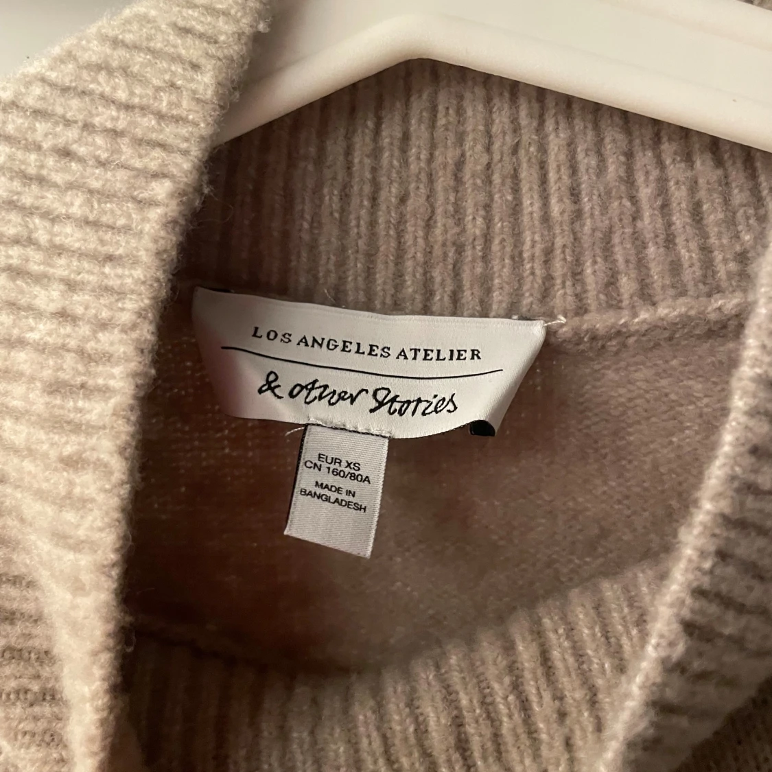 Beige stickad tröja & Other Stories - 1