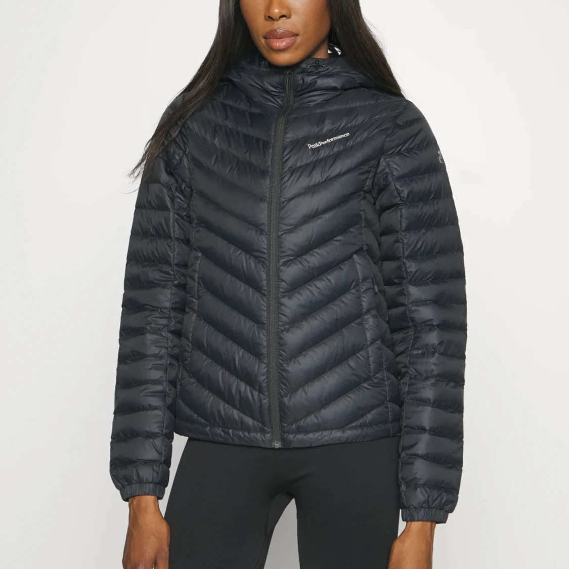 Svart pufferjacka från Peak Performance - 1