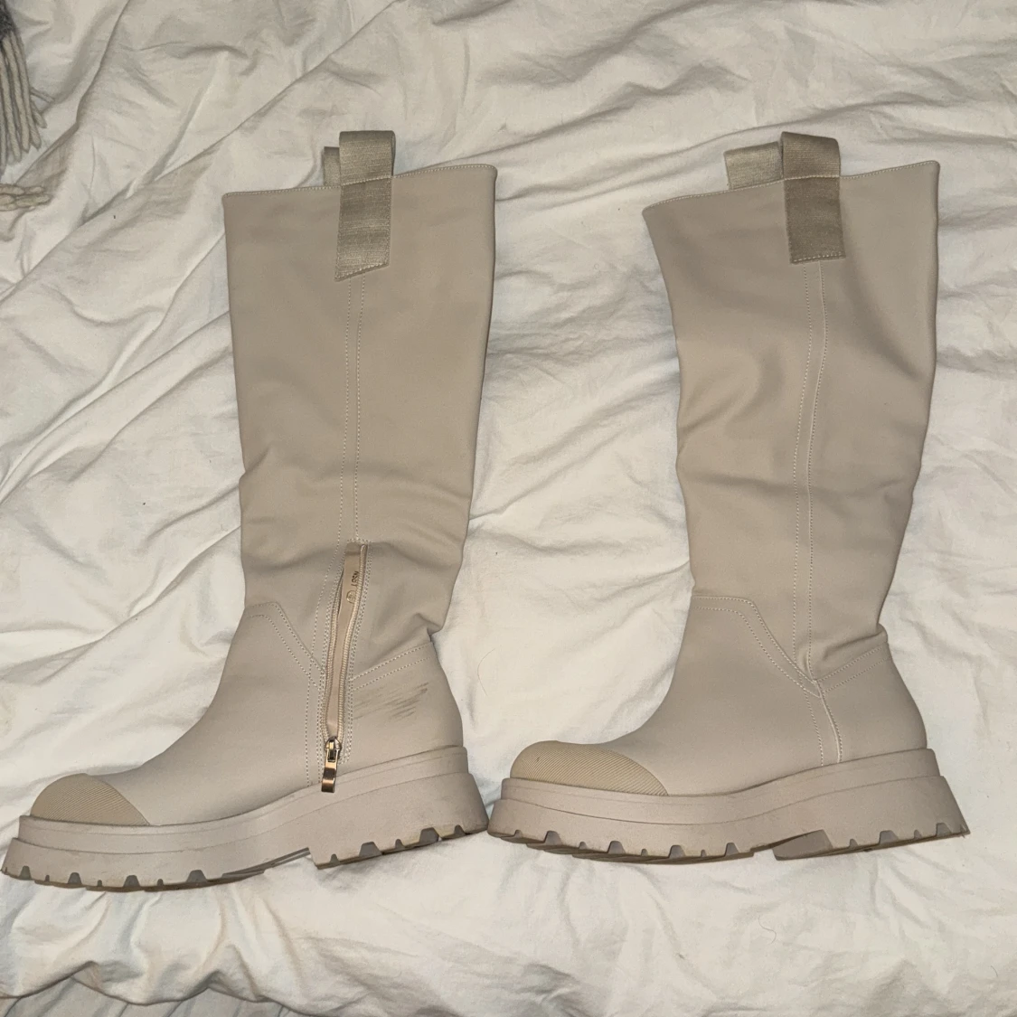 Beiga chunky stövlar med dragkedja