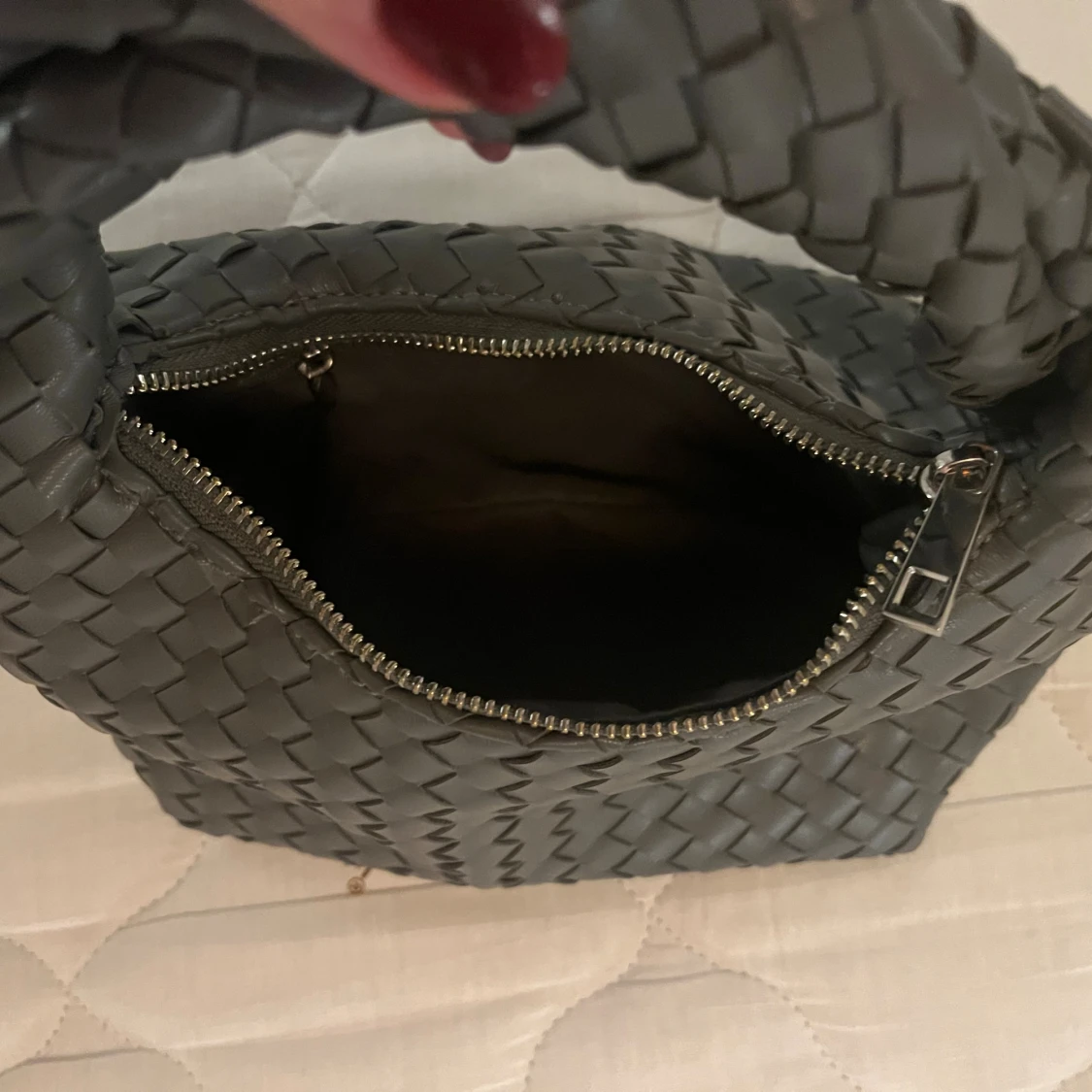 Grå flätad handväska Gina Tricot - 1