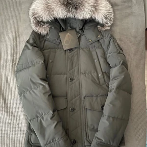 Moose Knuckles Jacket - Moose Knuckles Port Dufferin Parka. Very good condition. More pictures and info DM🙏