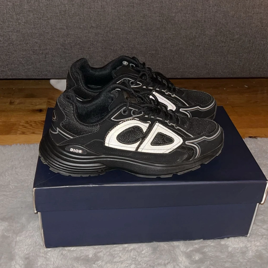 Svarta Di0r B30 skor skit snygga HELT NYA.