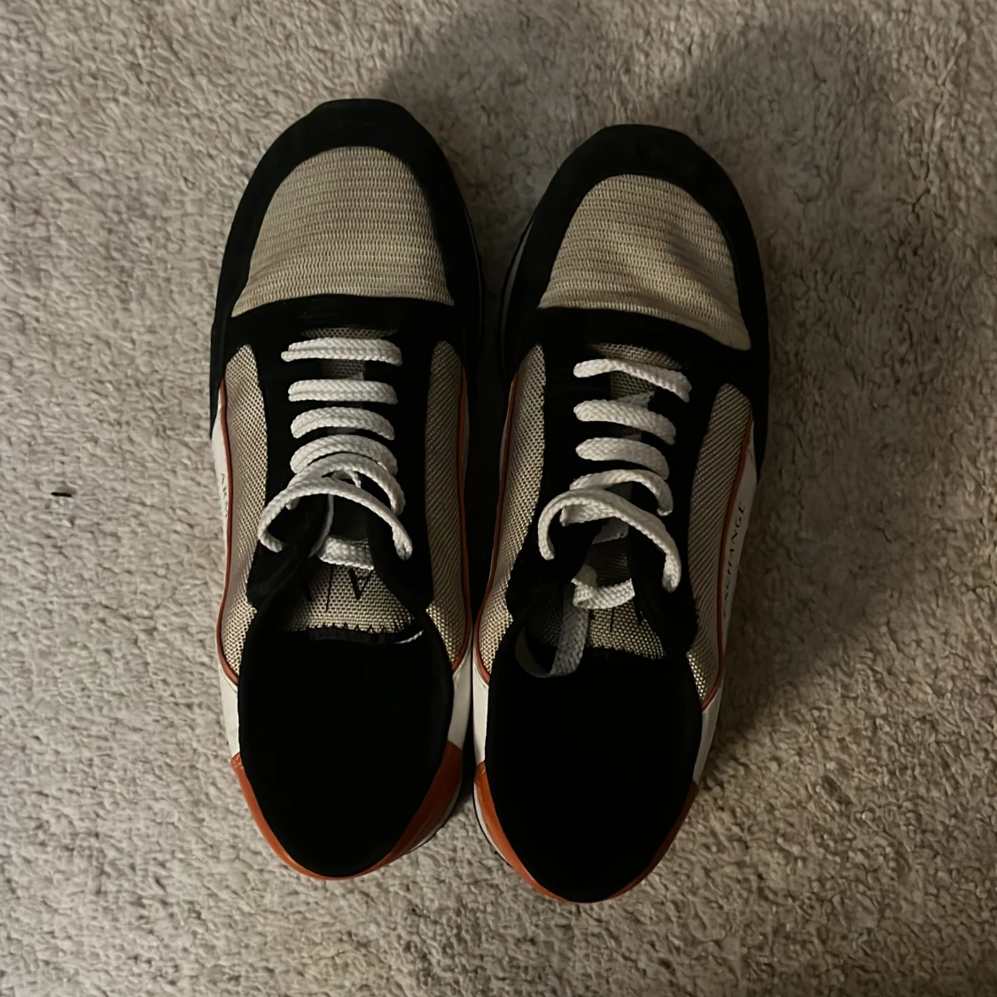 Armani Exchange sneakers svart/vit/orange