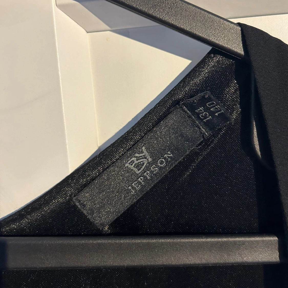 Svart ärmlös klänning BY Jeppson - 2