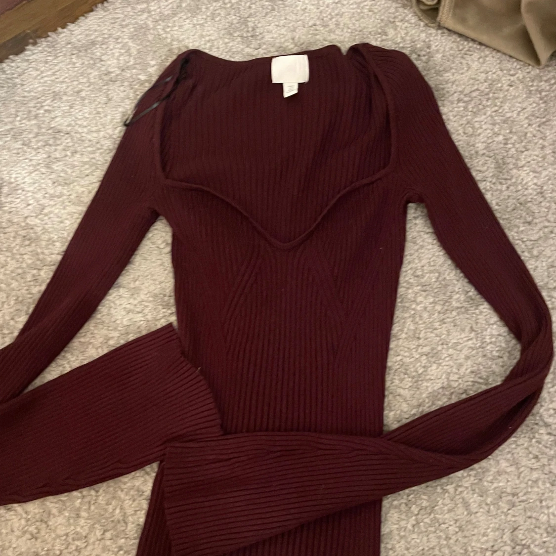 Vinröd ribbad långärmad klänning H&M