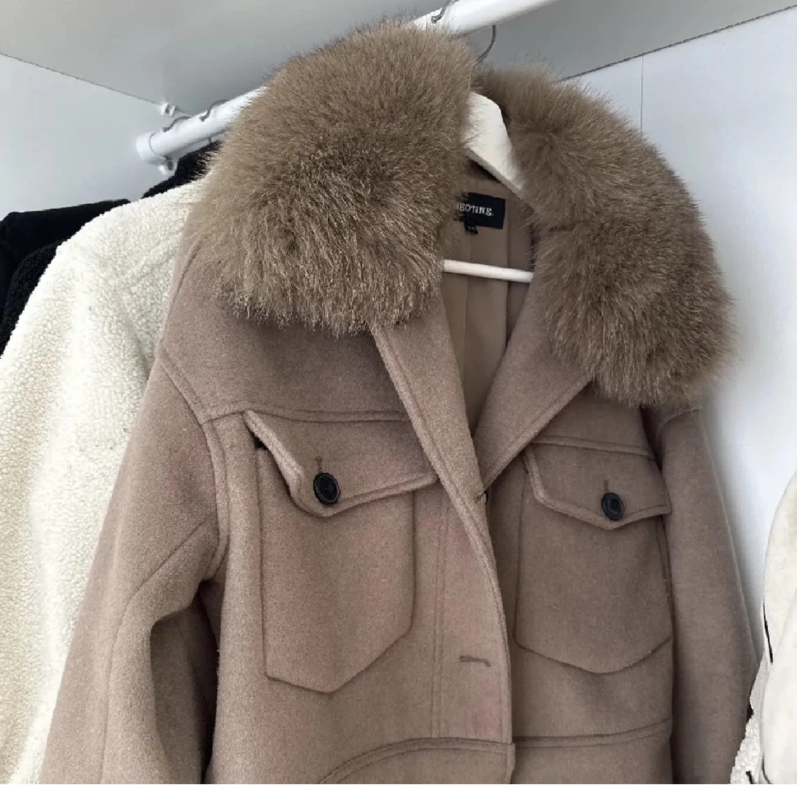 Beige/brun meotine jacka