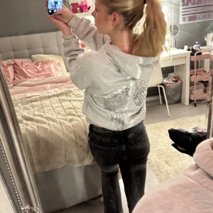 Ginatricot jeans - Super fina midwaist jeans från gina, säljer endast då jag har alldeles för mycket jeans! 💗