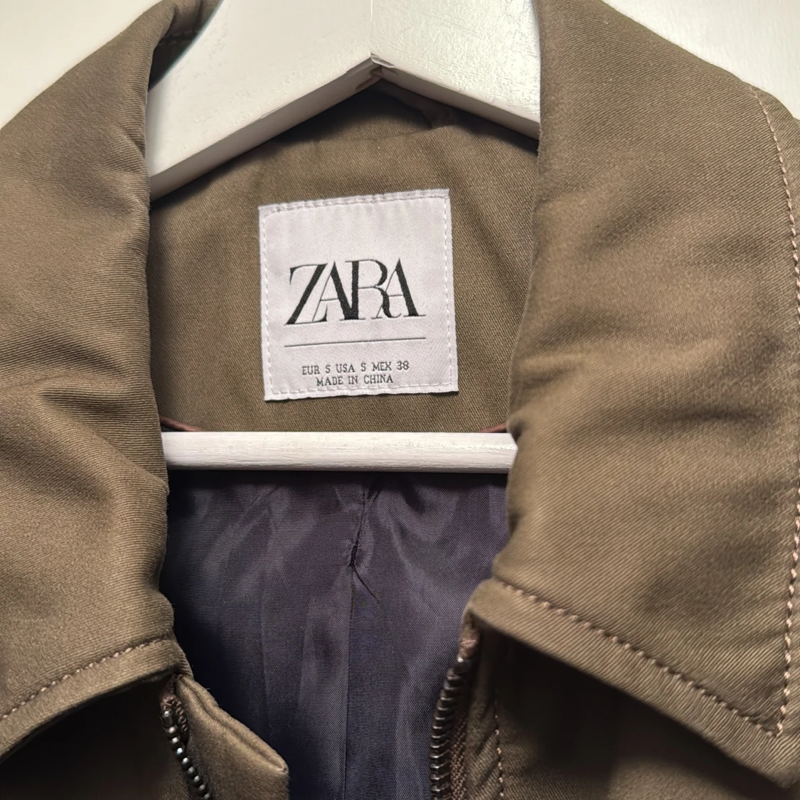 Olivgrön shirt jacka från Zara - 2