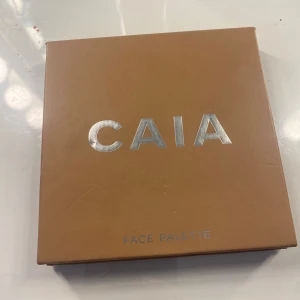 CAIA Classy Summer Face Palette - Säljer för att jag köpte fel, knappt använd och jätte bra skick