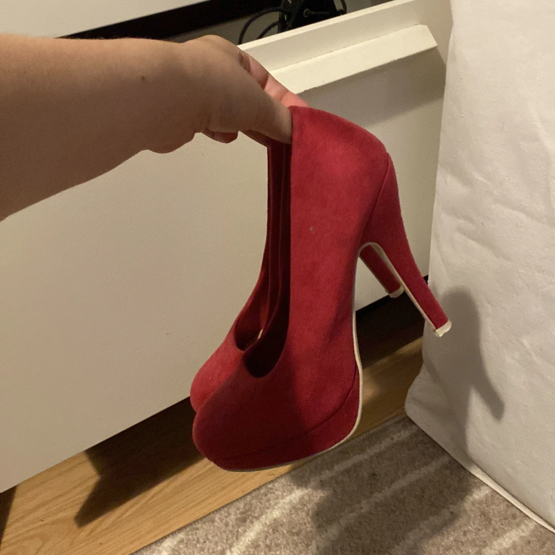 Röda mockapumps från Din Sko - 3