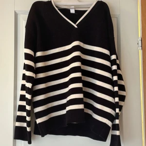 Åhléns tröja 💓 - Använd ett fåtal gånger   Inga defekter 😊