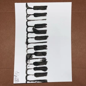 Broken Piano - En unik målning som föreställer ett trasigt pianotangentbord i svart och vitt. Perfekt för dig som älskar musik och vill ha något annorlunda i bokhyllan. (Inspirerad från Pinterest| Köper man 2=150kr 3=175kr 4=185kr 5=200kr)