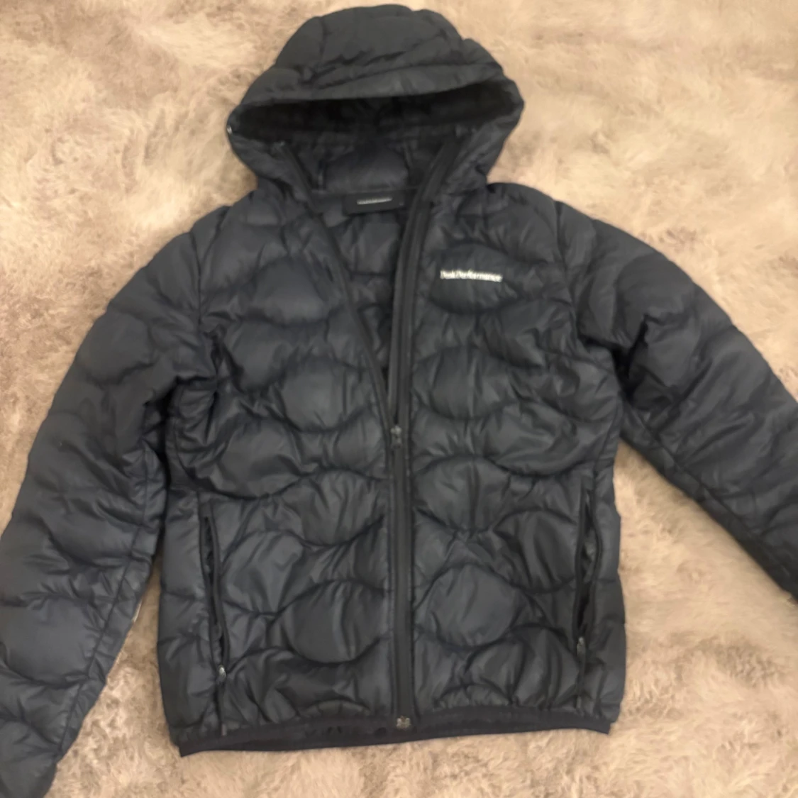 Svart Peak Performance dunjacka L