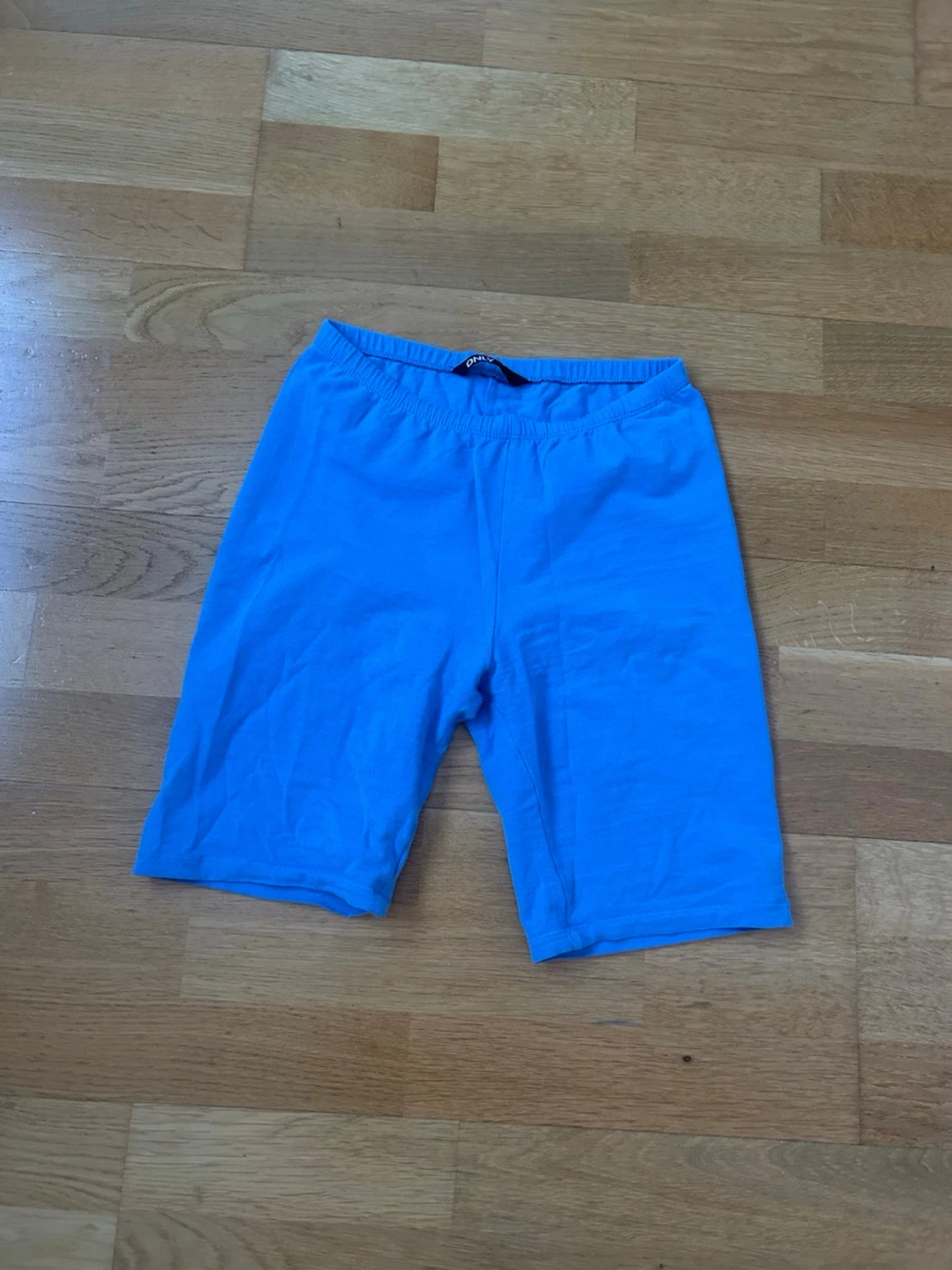 Blå cykelshorts från Only - 2