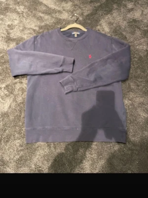 Polo Ralph lauren hoodie - Jag säljer min Polo Ralph lauren hoodie för den är för stor . Självklart äkta ✅, Ställ så mycket frågor ni vill 🌟