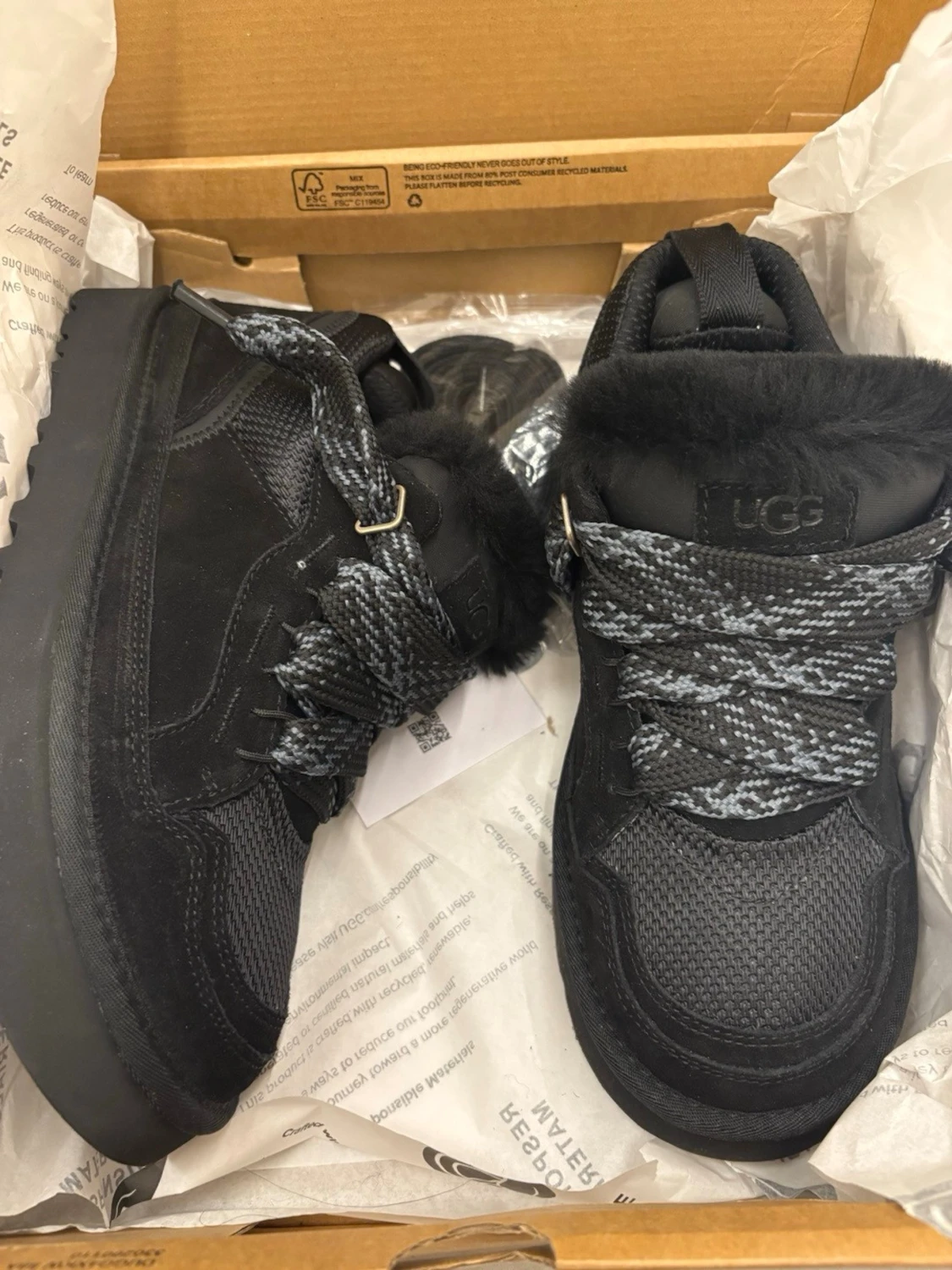 Svarta sneakers från UGG - 1