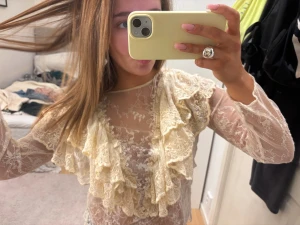 Spetsblus - Storlek XS från Zara, Mycket bra skick!