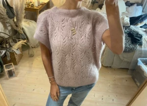 Mohair broderad rosa tröja - SÅ fin o i bra kvalitet 