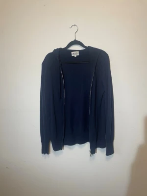 Soft goat  - Soft goat || 100% Kashmir || storlek S men sitter som XS || skick 9,5/10 || pris kan diskuteras