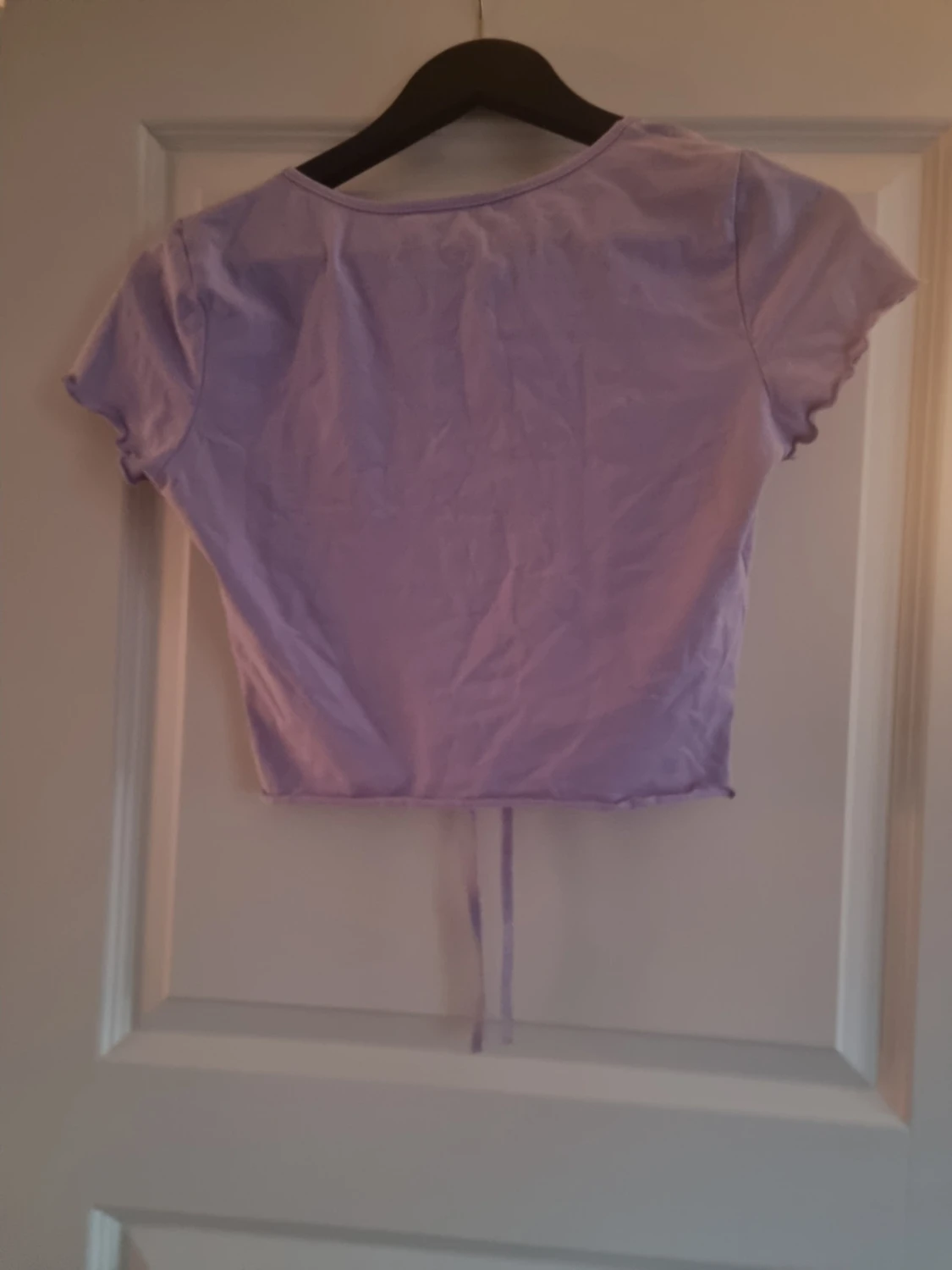 Ljuslila croppad topp med knyt - 1