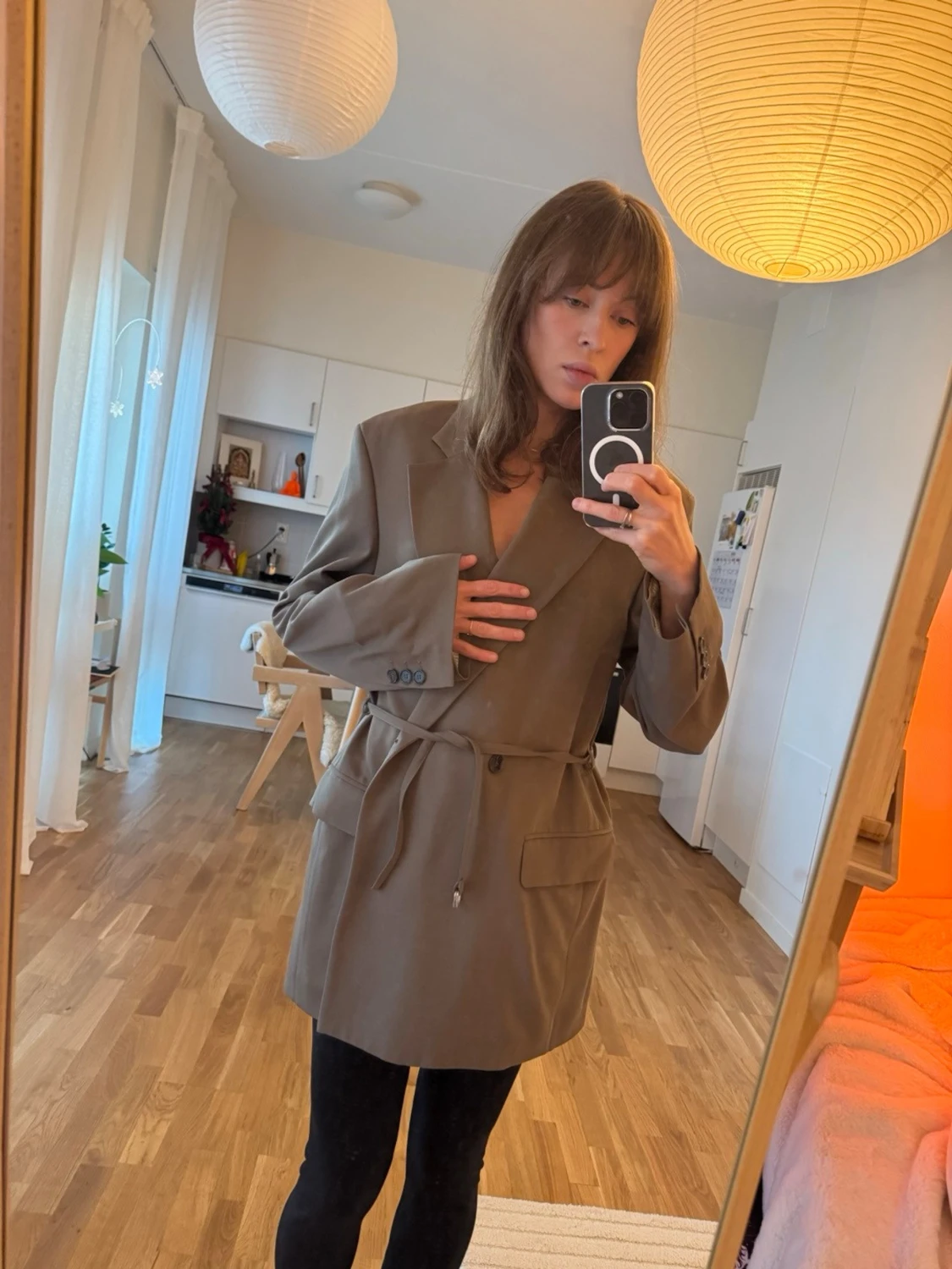 Beige kavaj med bälte från Acne Studios - 4