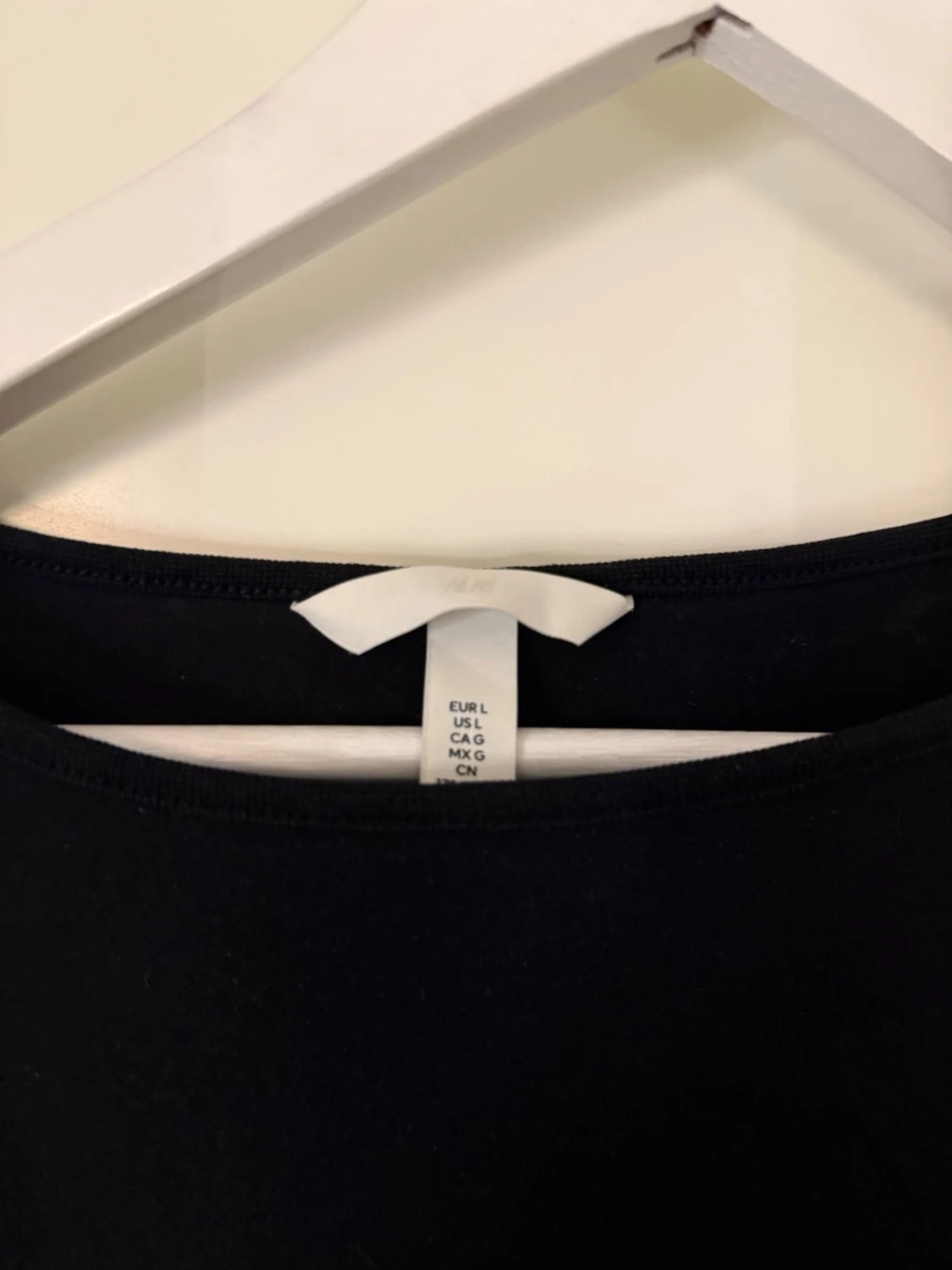 Svart basic t-shirt från H&M - 2