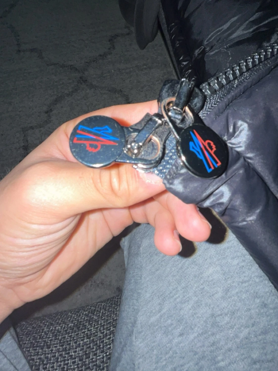 Svart Moncler pufferjacka  - 4